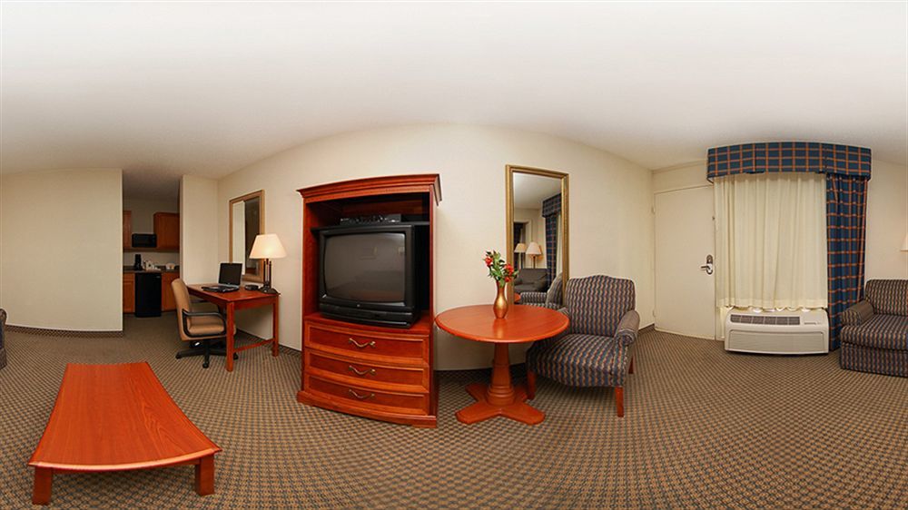 Texas Inn & Suites Denton Exterior photo