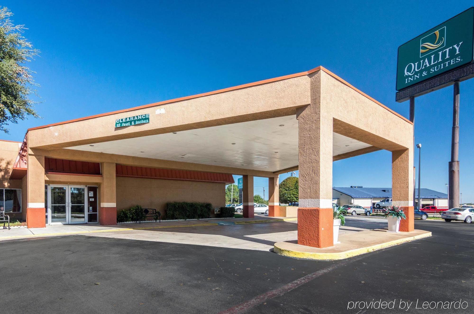 Texas Inn & Suites Denton Exterior photo