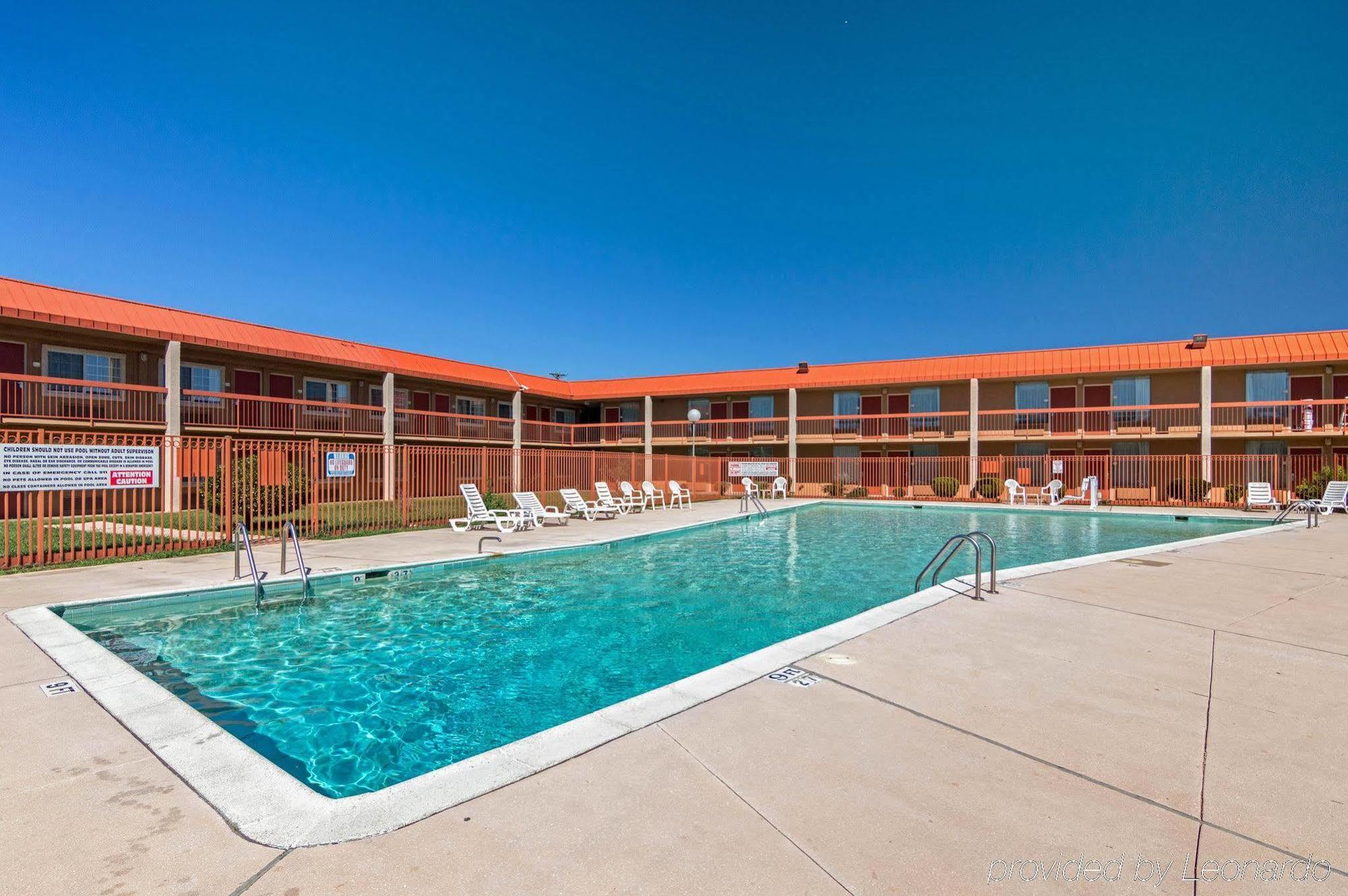 Texas Inn & Suites Denton Exterior photo